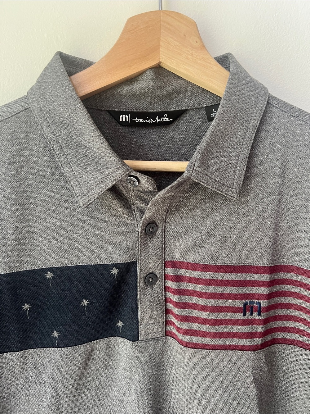 Travis Mathew Grey Polo with Navy Panel Patriotic American Flag Large - Picture 4 of 9